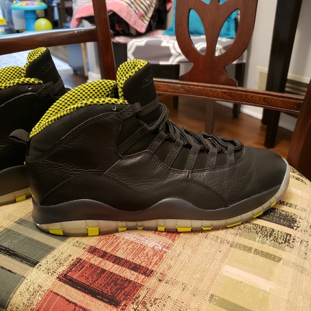 Jordan 10 venom size 12